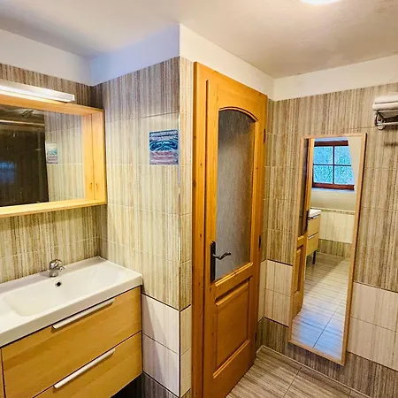게스트하우스 Dvur Stran & Wellness 카를로비바리