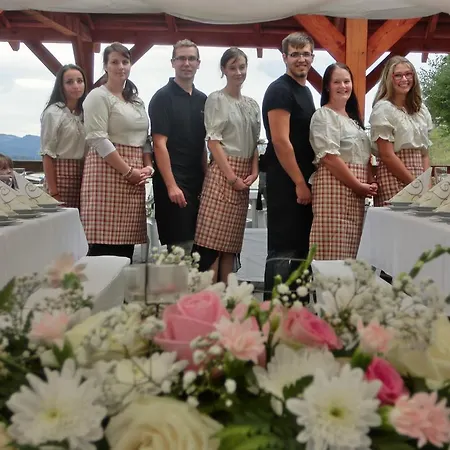Dvur Stran & Wellness