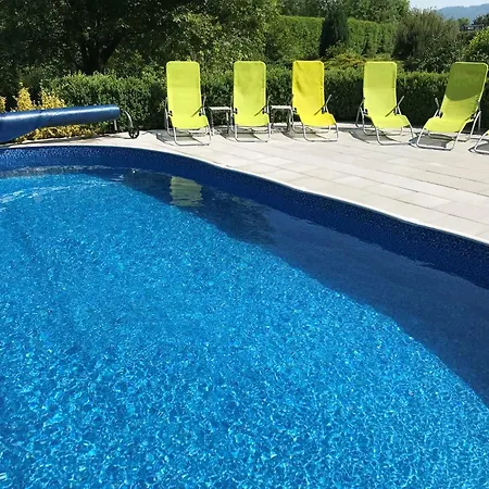 Dvur Stran & Wellness 3*