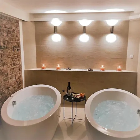 Dvur Stran & Wellness 3* Karlovy Vary
