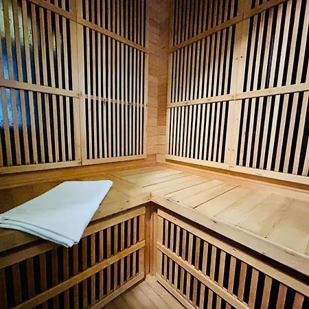 Dvur Stran & Wellness Maison d'hôtes Karlovy Vary